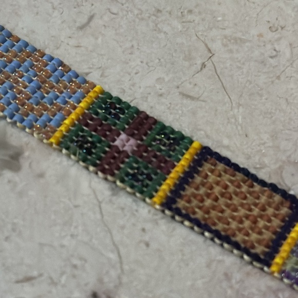 New Handmade Beaded Bracelet-Seed Beads in a Quilt Pattern-Gold Tone Closure - Picture 6 of 16